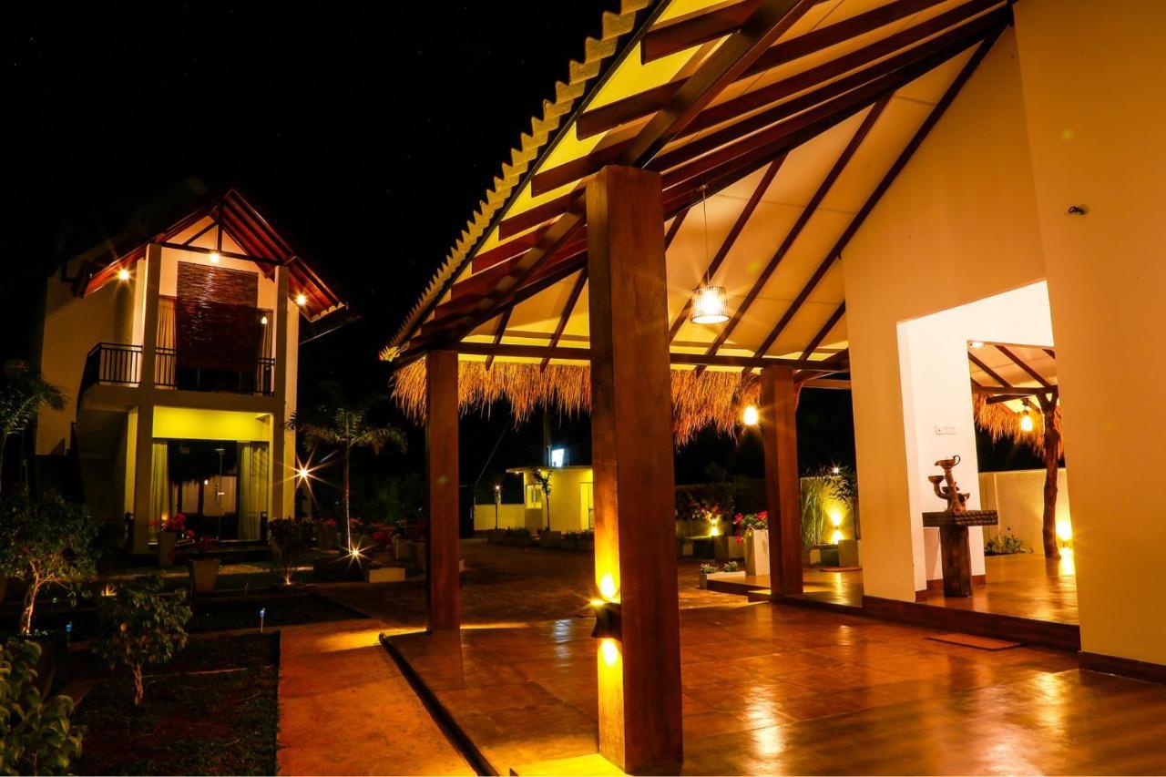 Avonil Resort Yala Tissamaharama Ngoại thất bức ảnh
